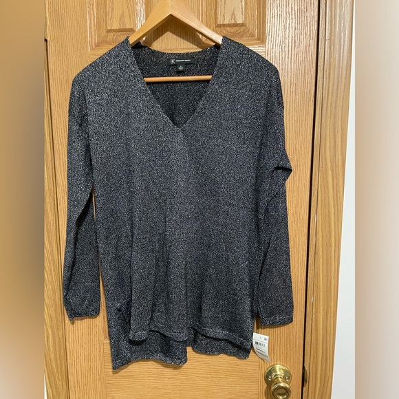 Sweater - Picture 1 of 4